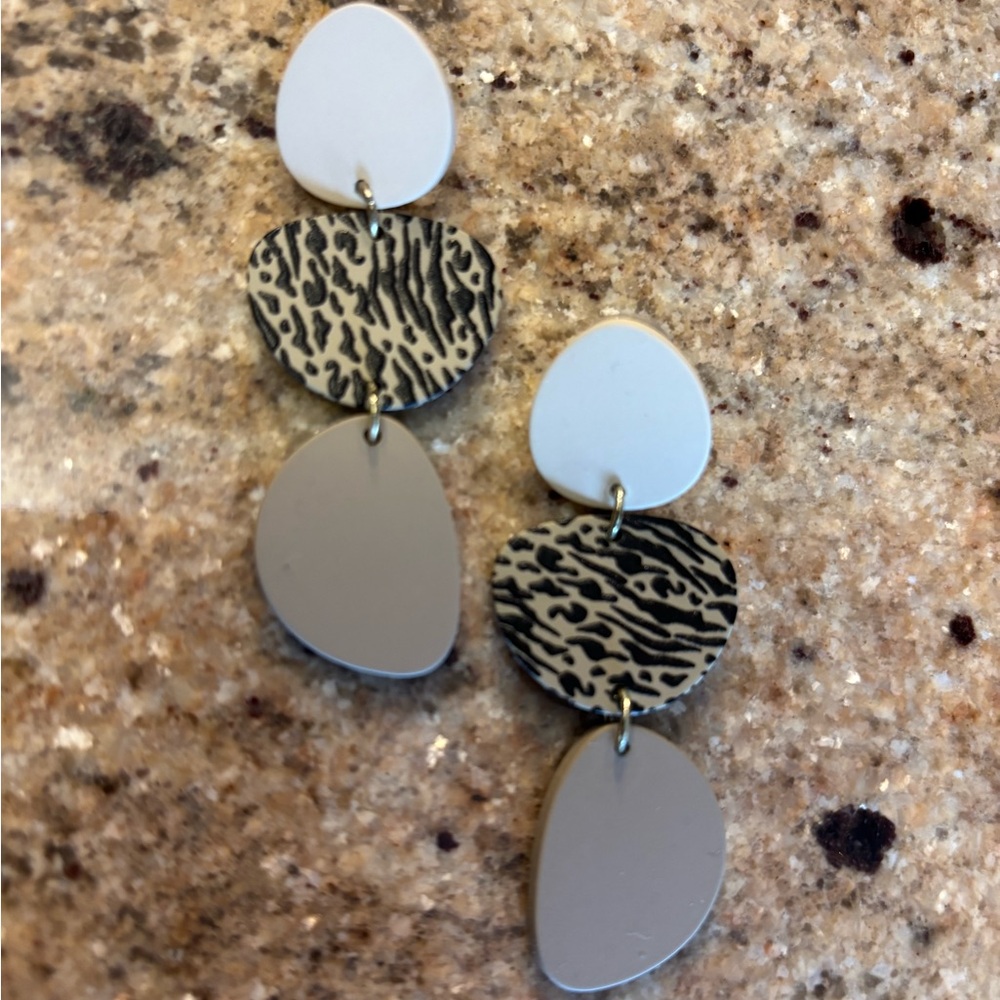 Elegant Gray and Black Dangle Earrings